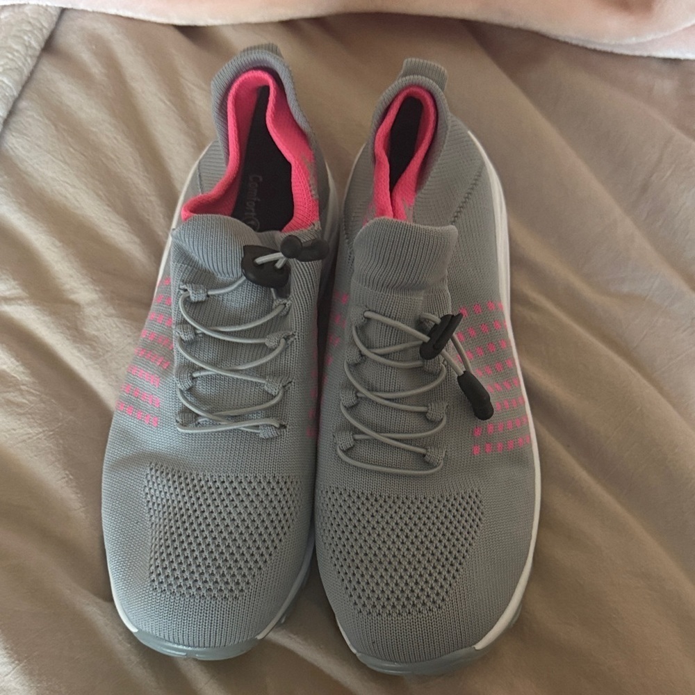 ComfortWear Gray and Pink Women's Sneakers size 10